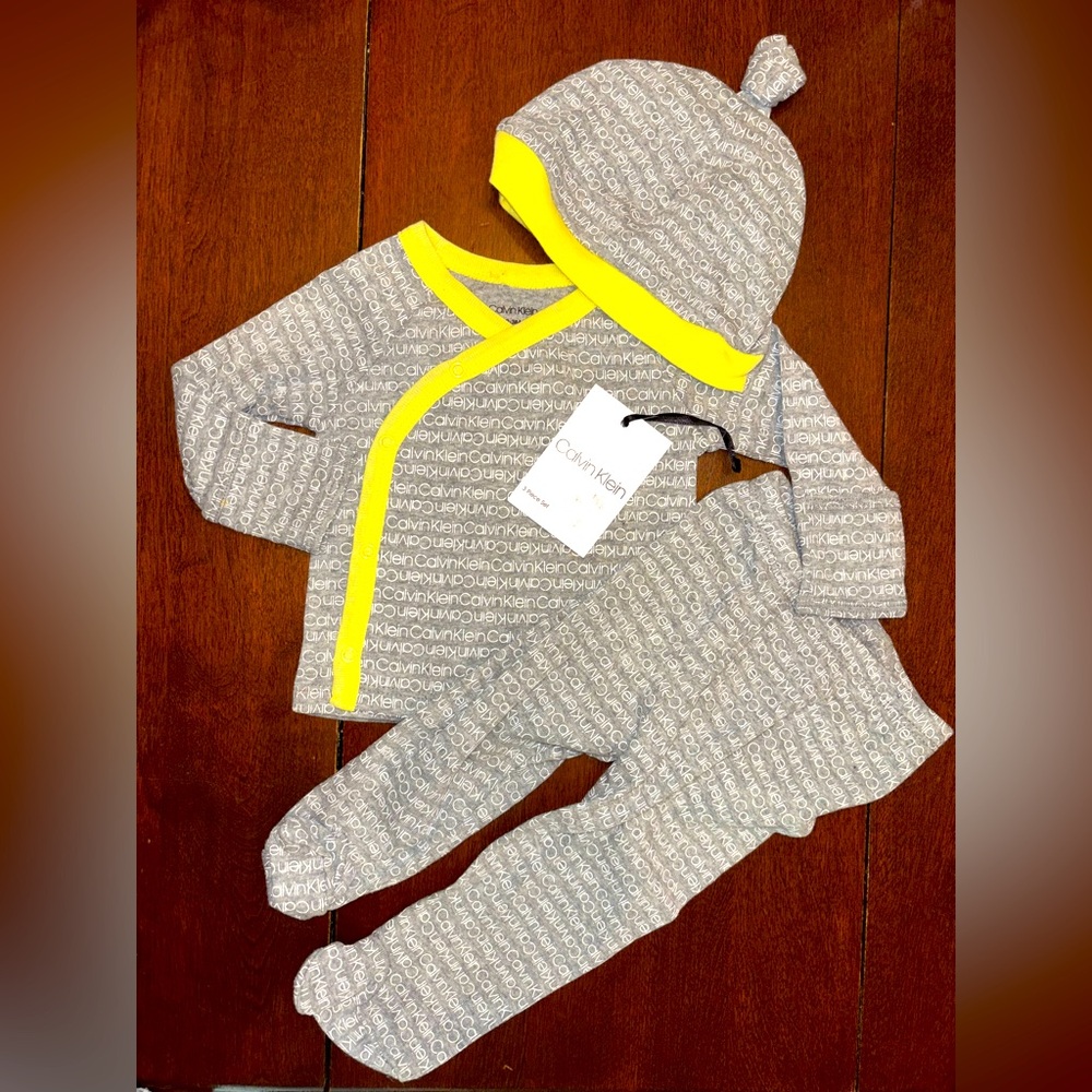 🎇3 for $15🎇 Calvin Klein Baby 3pc Outfit - Gray and Yellow NWT 0-3mos